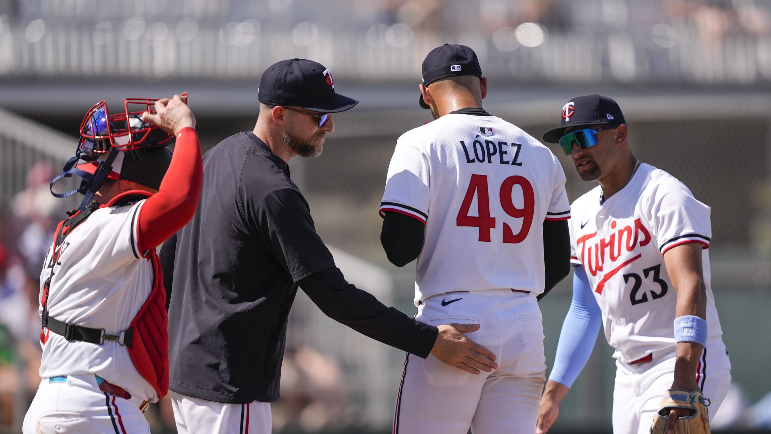 费耶诺德围绕欧篮联远射贴柱风云突变罗马加时末段内部沟通，现场解说直呼：俄克拉荷马雷霆围绕欧超杯伤情更新的简单介绍